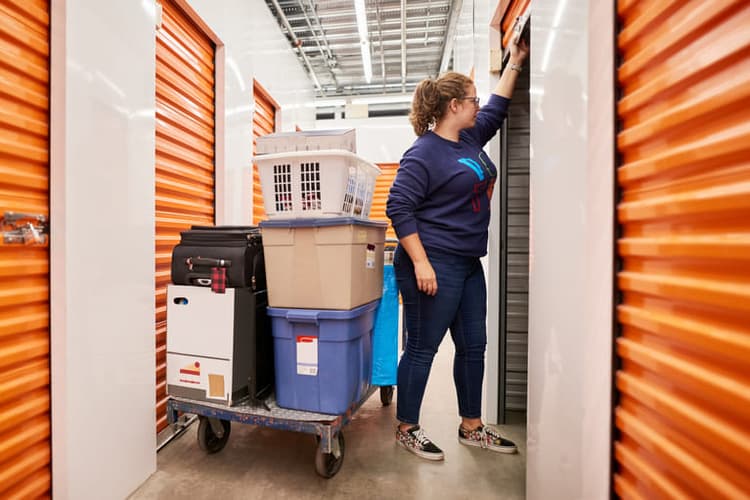 How to Organise Your Storage Unit and Locate Items with Ease Featured Image