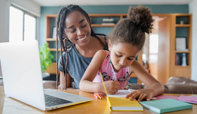 6 Ways to Enjoy Clutter-Free Home Schooling Featured Image